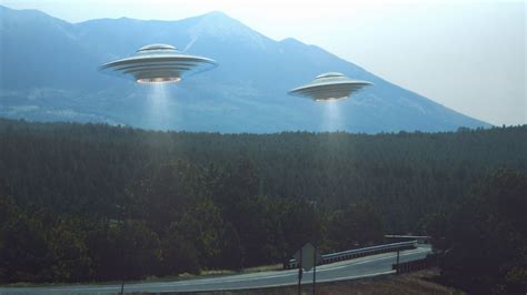 X-Files: Bí Ẩn UFO Và Sự Thật Ẩn Sau Bóng Tối? – Một Cái Nhìn Lại Về Huyền Thoại Khoa Học Viễn Tưởng!